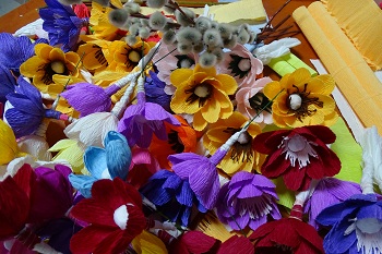 Kwiaty z krepiny - warsztaty